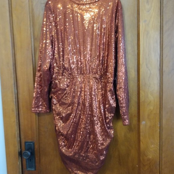 Backless embellished ruched nini dress - Picture 10 of 10